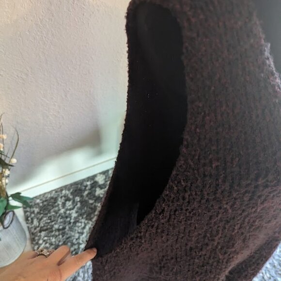 Elietian Oversized Hand-Knit Sweater Vest in Size Medium - Picture 3 of 6